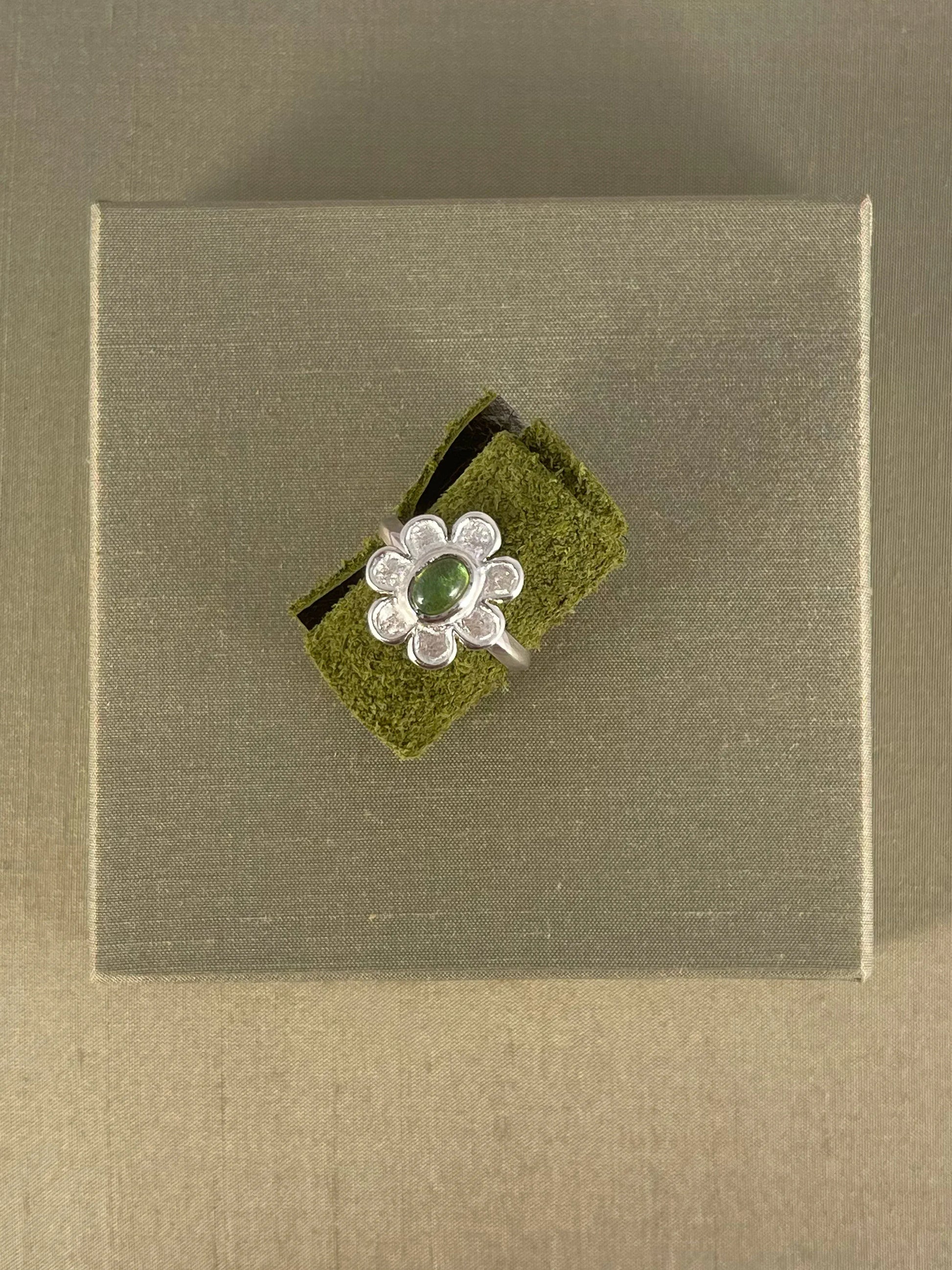 C -ET- C Blossom Ring