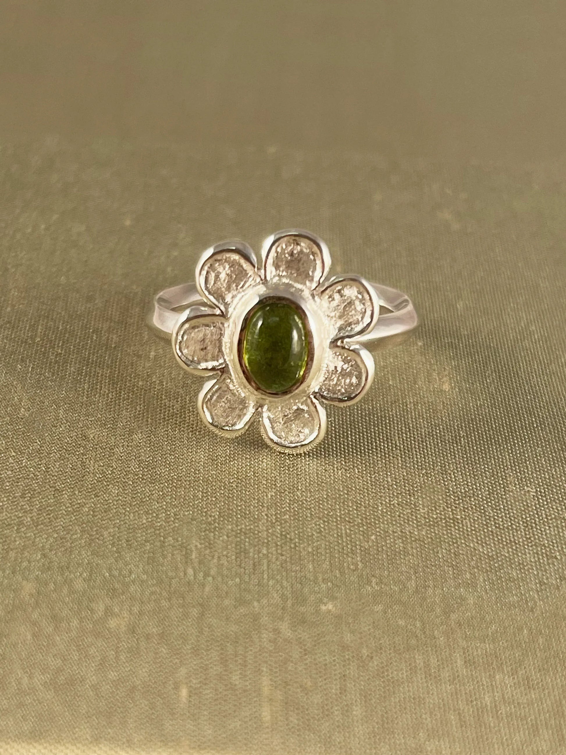 C -ET- C Blossom Ring