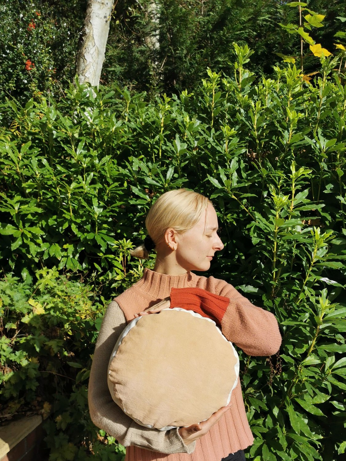 C -ET- C cushion Hilma Cush