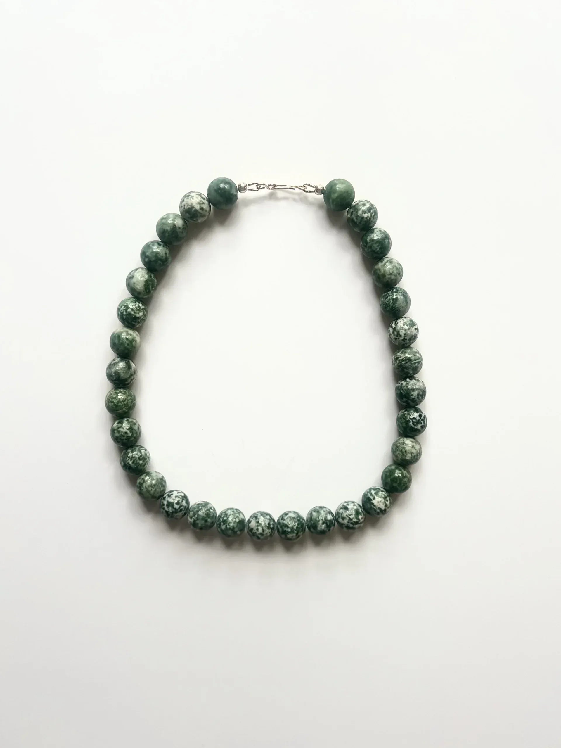 C -ET- C Delphi 010 - Dalmation Green Spot Beaded Necklace