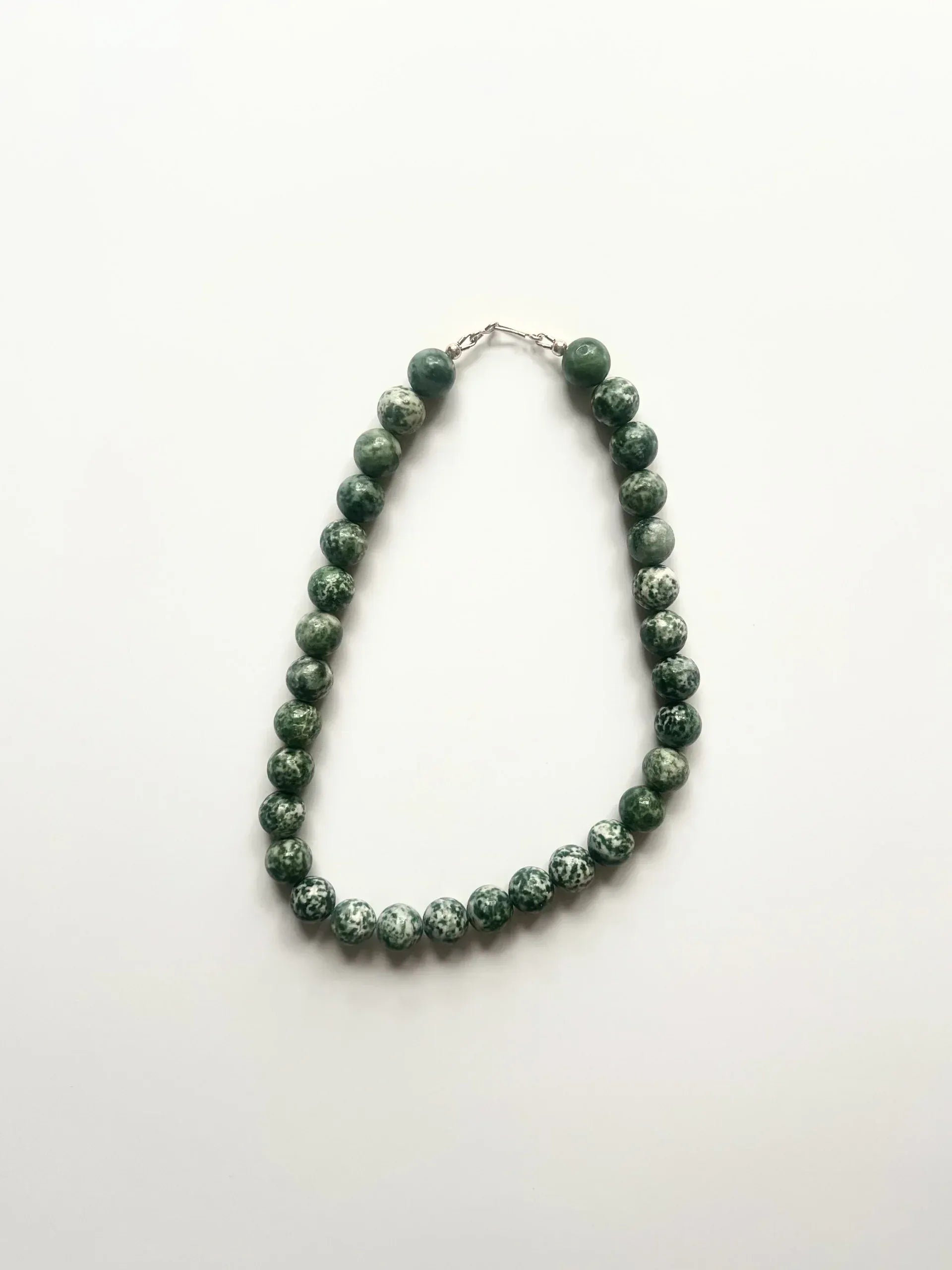 C -ET- C Delphi 010 - Dalmation Green Spot Beaded Necklace