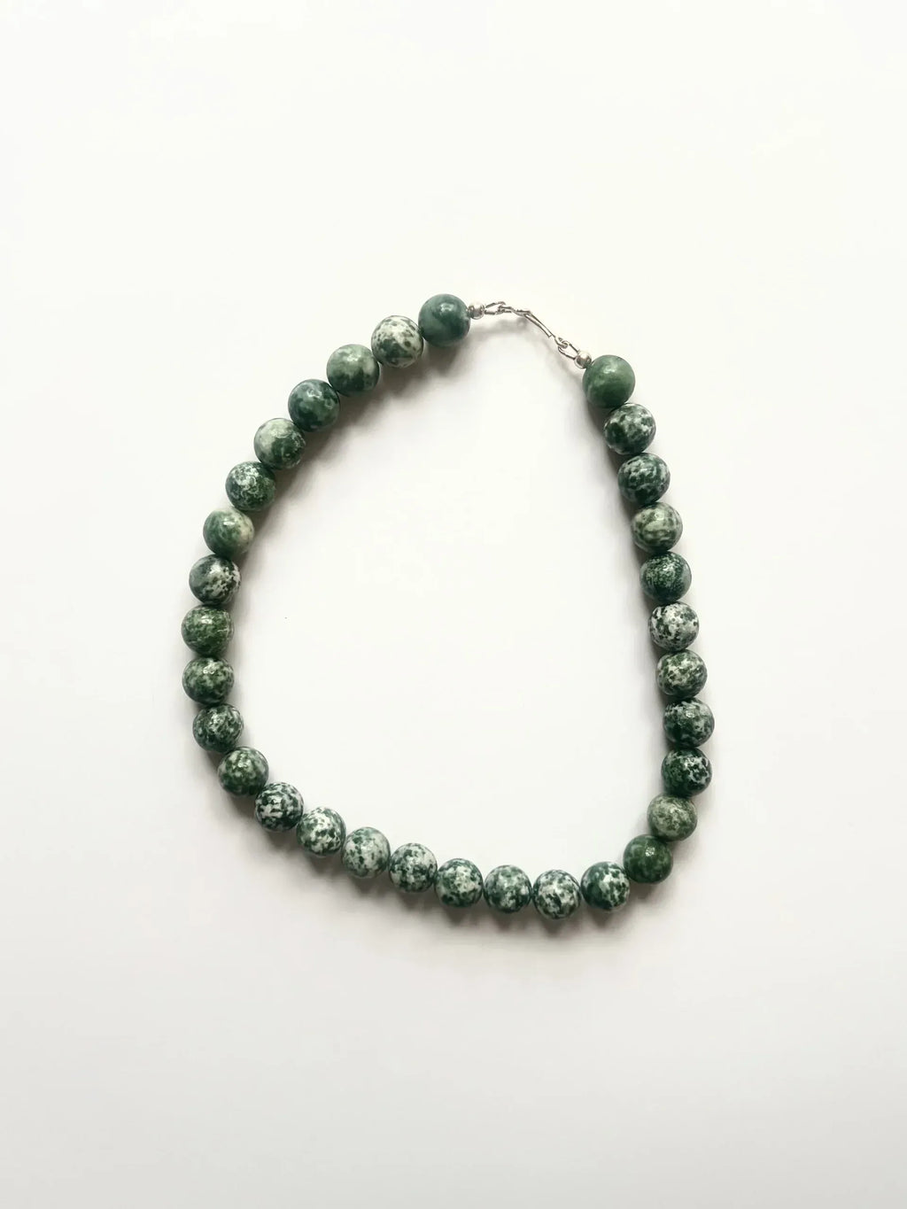 C -ET- C Delphi 010 - Dalmation Green Spot Beaded Necklace