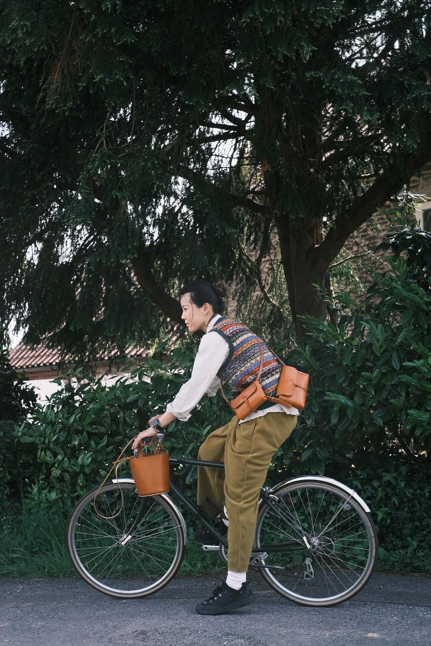 C -ET- C HANDBAG Large Leather Block Bag