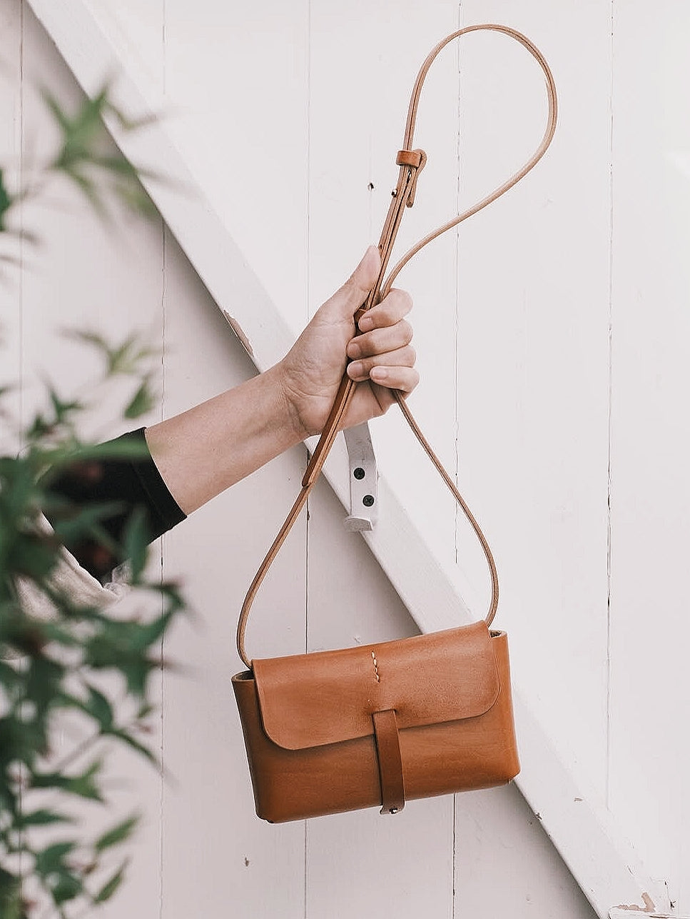 C -ET- C HANDBAG Small Leather Block Bag