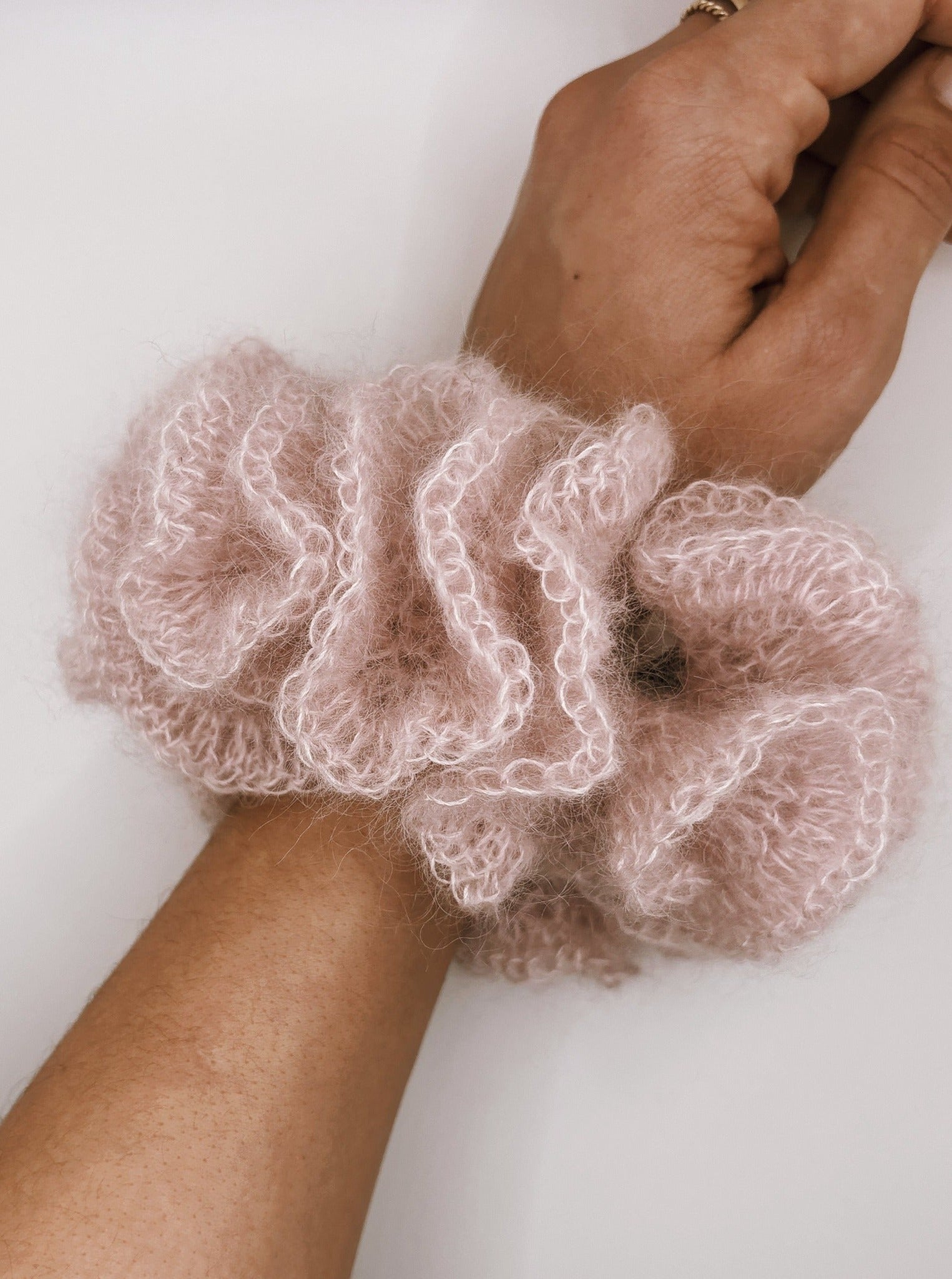 C -ET- C Mohair Pink Pump Scrunchie
