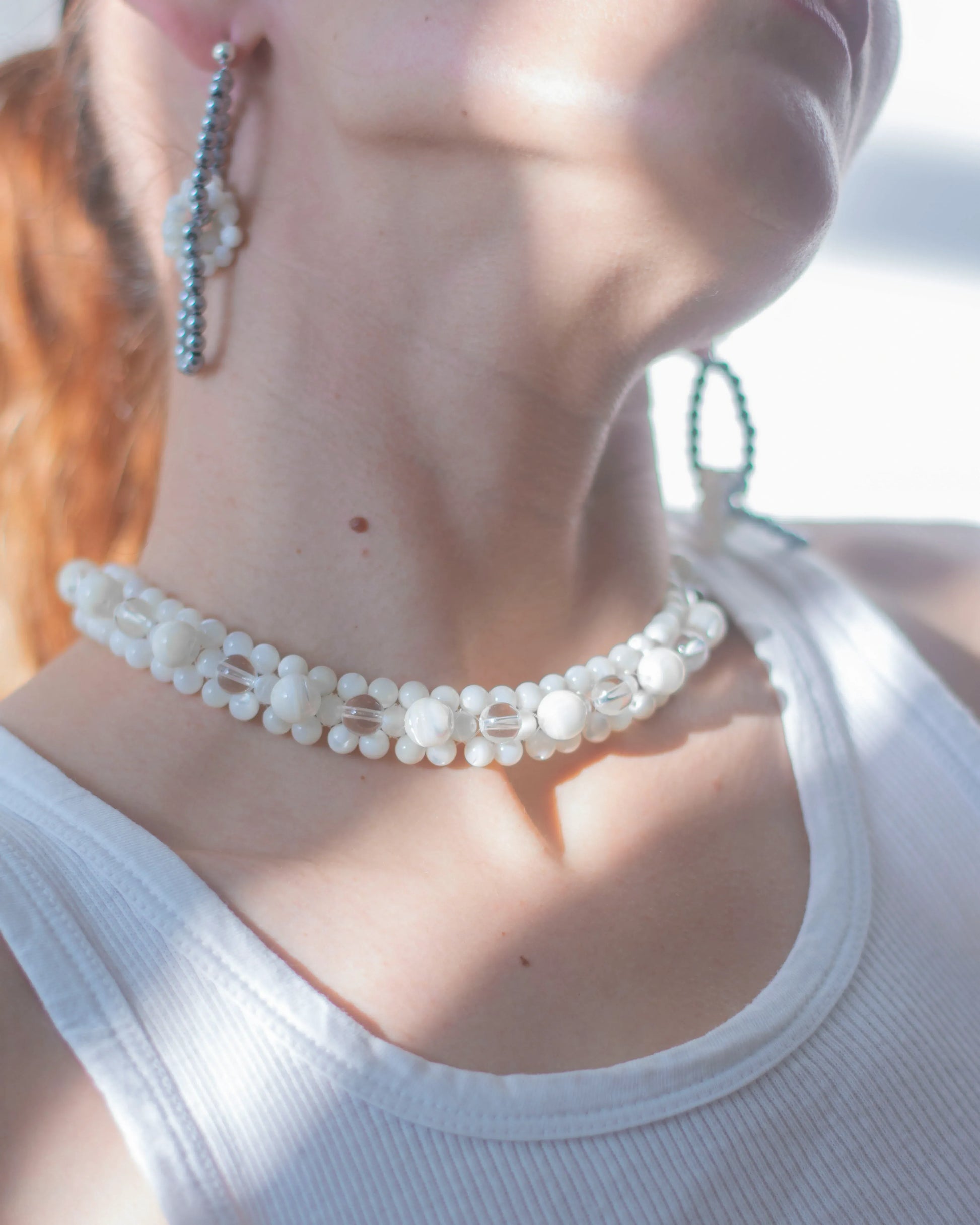 C -ET- C STRUNG D005 - Mother of Pearl / Crystal Quartz Necklace