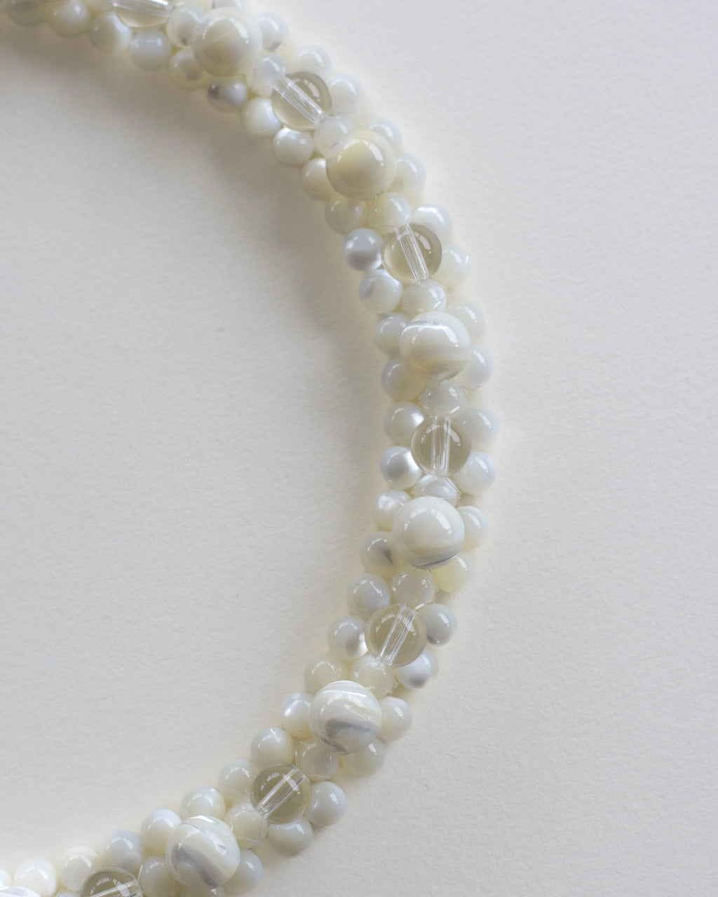 C -ET- C STRUNG D005 - Mother of Pearl / Crystal Quartz Necklace