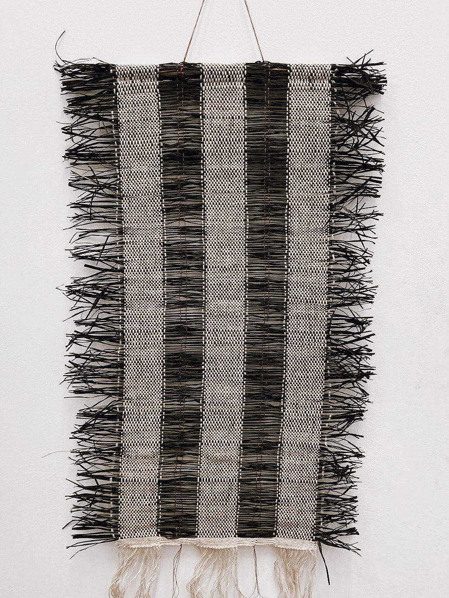 C -ET- C Untitled Raffia