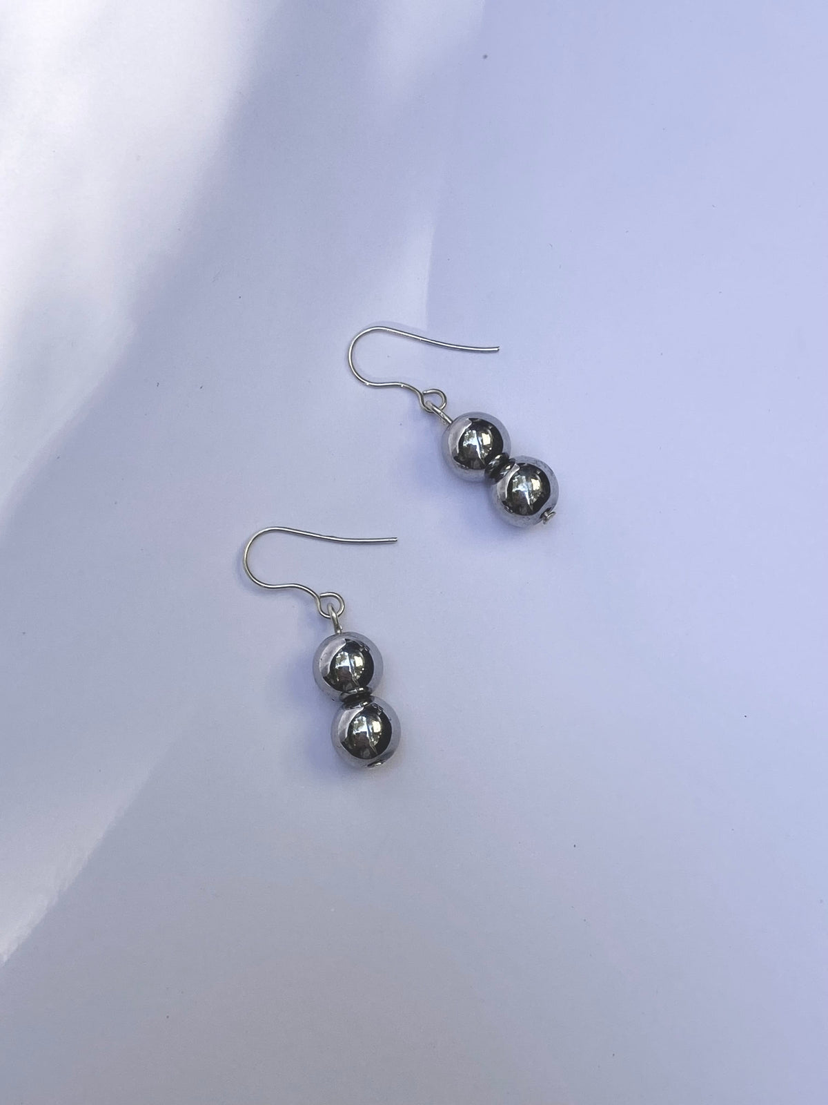 COUPER -ET- COUDRE earrings Omen #8 - Hematite Drop Earrings
