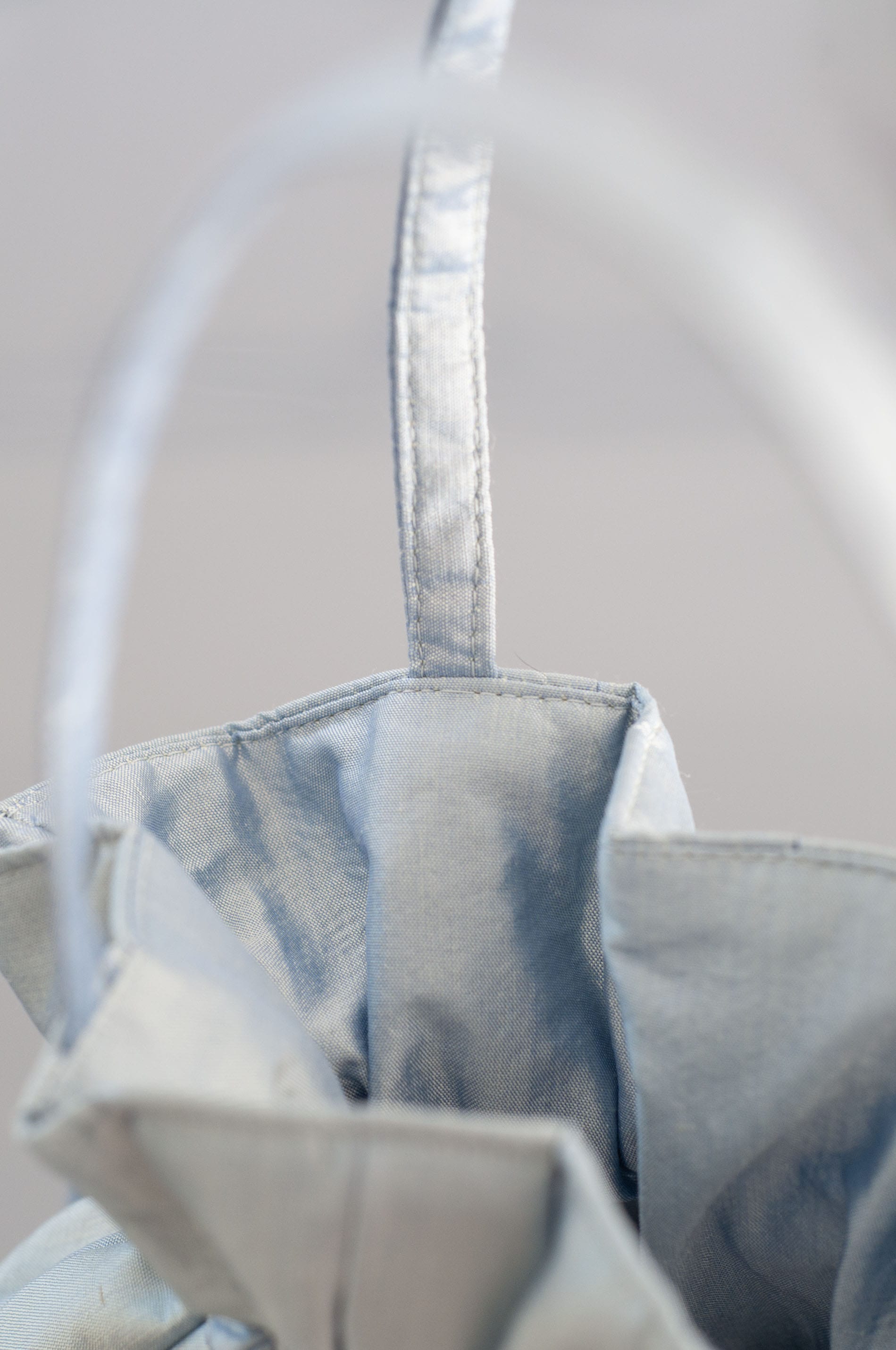 Dollis Goods Drawstring bag Occasion Bag in Blue